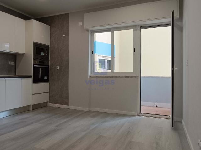 T1 Remodelado | Junto à Estação da Amadora