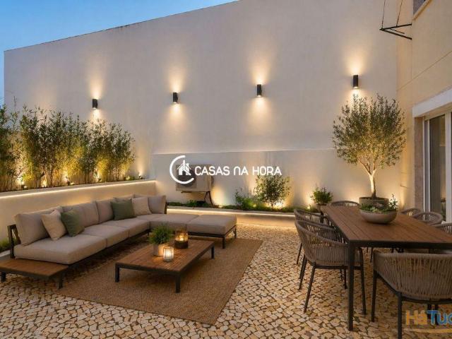 T1 renovado com logradouro na Rua Soares dos Reis em Campolide | 26084096338