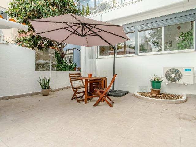 T1 Renovado com Terraço na Ajuda, Lisboa