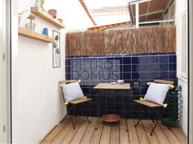 T1 RENOVADO COM TERRAÇO NO ALTO DE ALGÉS MOBILADO E EQUIPADO