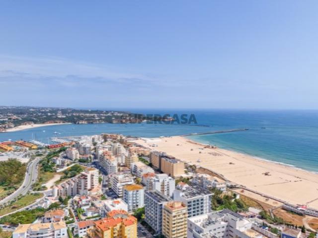 T1 Renovado na Praia da Rocha com Estacionamento