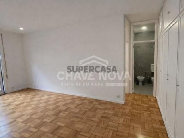 T1 Renovado na Rua Antero de Quental, Porto