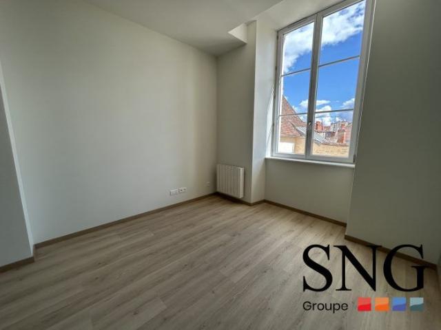 T1 RENOVE A NEUF HYPER CENTRE VILLE