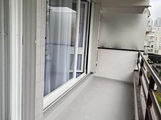 T1bis de 36m2 avec balcon, cave et parking Paris18