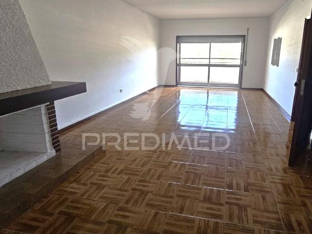T2+1 com lugar de garagem e arrumos