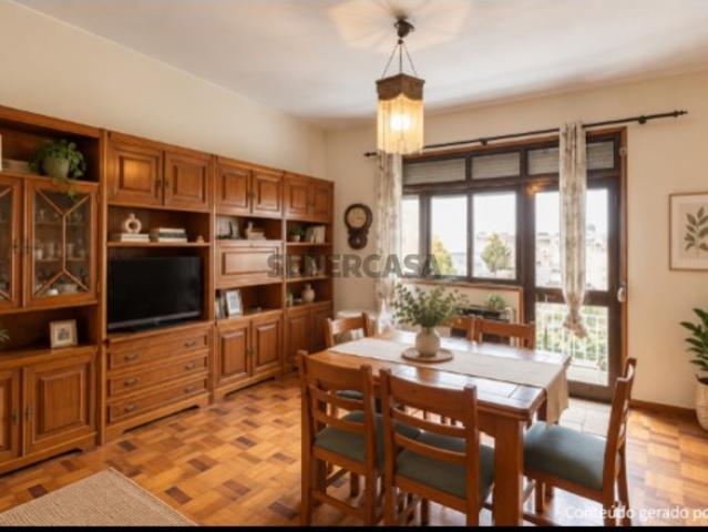 T2+1 com varanda e excelente localização junto à Quinta do Covelo | Paranhos