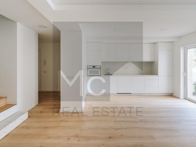 T2+1 Duplex de 128 m2 com jardim privativo de 40m2 + jardim comum