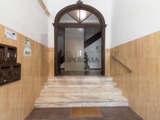 T2+1 Totalmente Remodelado com Logradouro Privativo Santo António, Coração de Lisboa