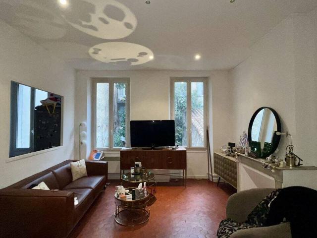 T2 43.83m ²