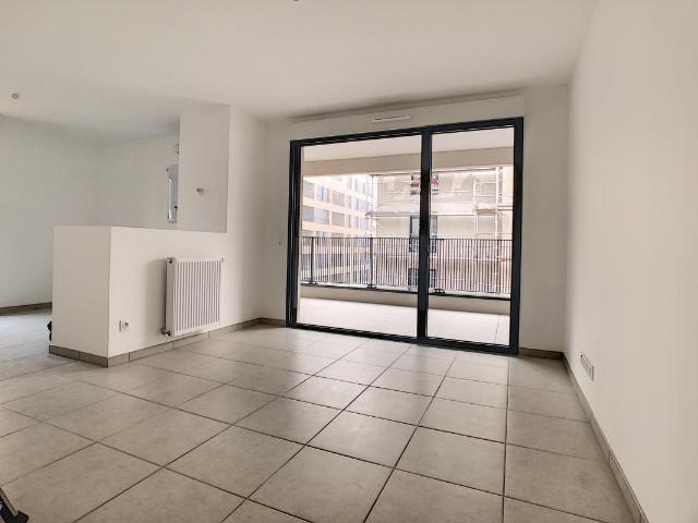 T2 – 43.80 m² – GARAGE – LOGGIA – 69007 – LYON