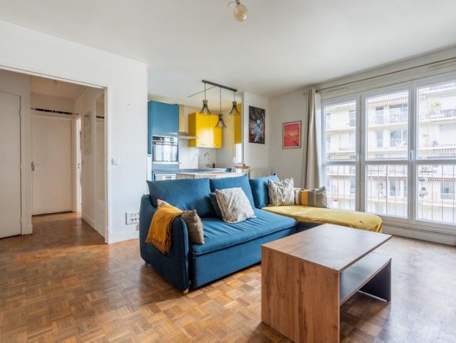 T2 43m² rafraîchi à neuf + cave et parking Paris 19ème