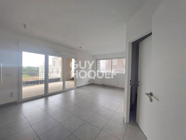 T2 40.59 m2 + Grande terrasse couverte + Parking