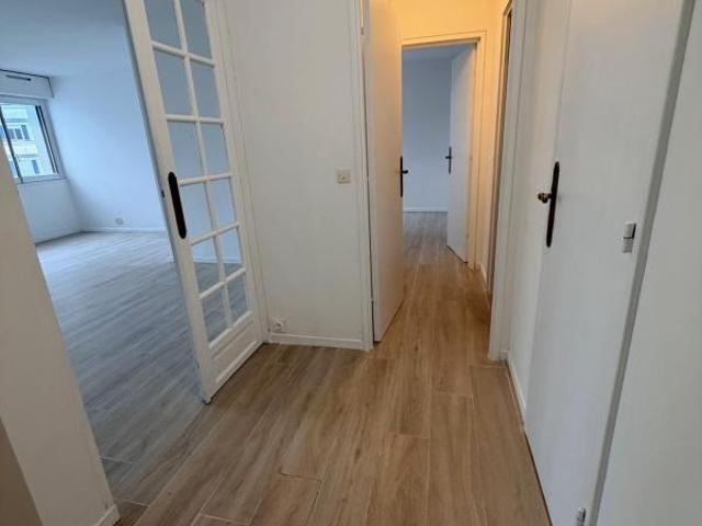 T2 / 53m² / Balard Ligne 8