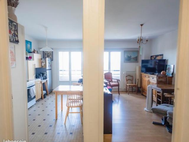 T2 51,24 m2 habitables, vue panoramique sur les Monts d'Or sans vis à vis