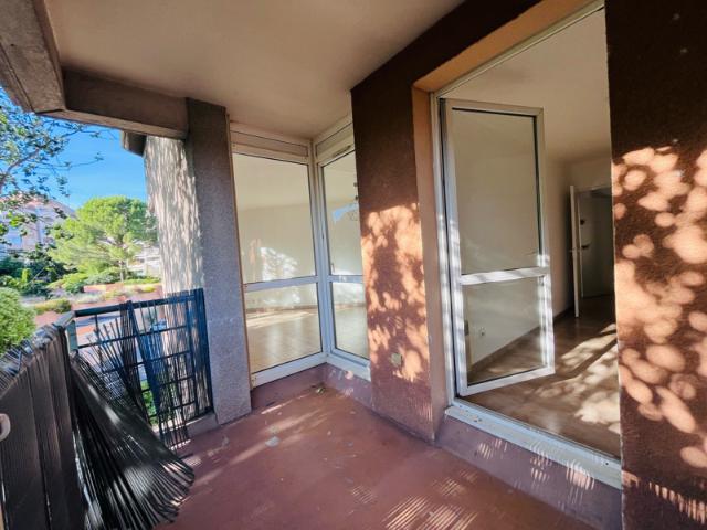 T2 55m2 avec terrasse, ascenseur et parking, Aix en Provence