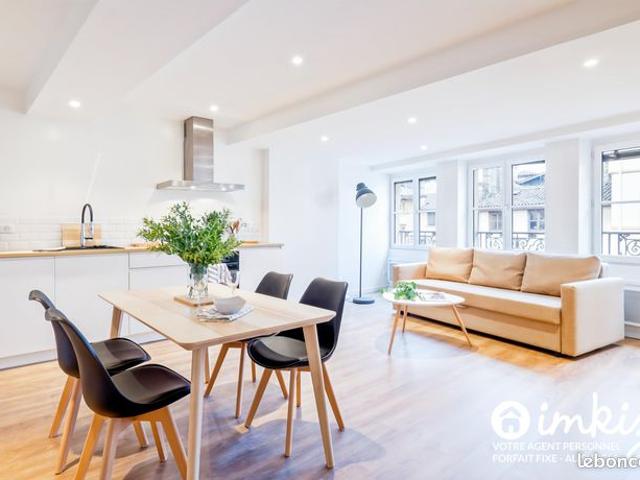 T2 62m² entièrement rénové au cœur du Vieux Lyon
