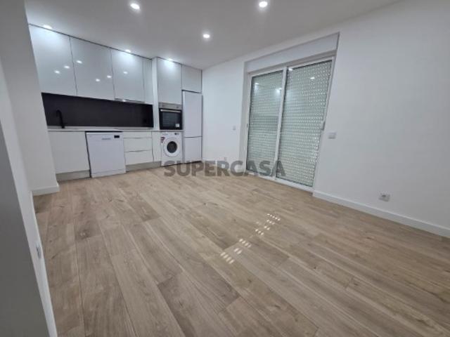 T2 + 1 com grande terraço Alverca!