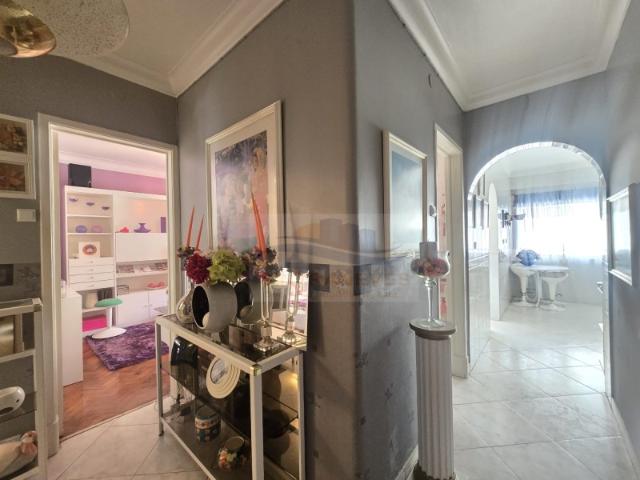 T2 + 1 Pronto habitar com varanda junto ao Metro Amadora Este
