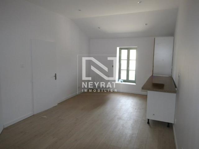 T2 1ER ETAGE PROCHE CENTRE VILLE