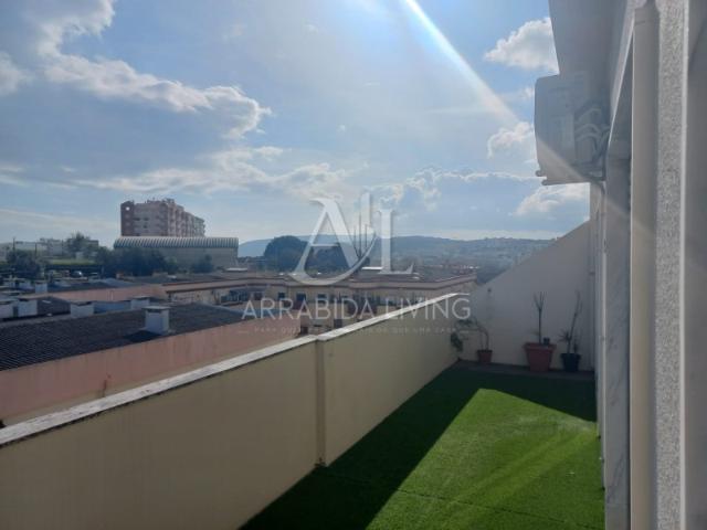 T2 2WC 2 terraços Setúbal