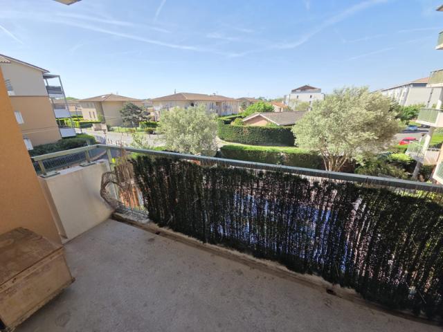 T2 33m2 avec balcon et piscine