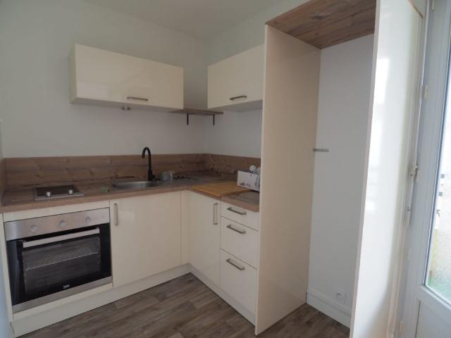 T2 32m² meublé Île de Nantes Location Appartement nantes: 31.9 m2