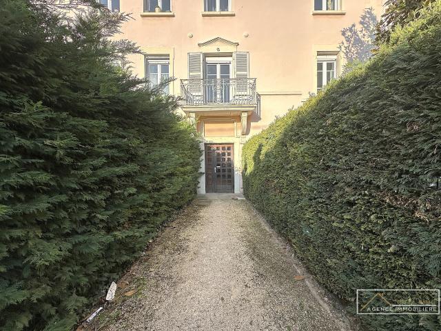 T2 35 m2 centre ville, balcon, parking, gare à pied