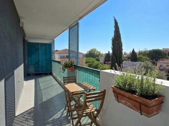 T2 36 m² en 3° étage avec grande terrasse orientée Sud à Montpellier Parc Rimbaud Pompignane proche Commerces, sans vis à vis