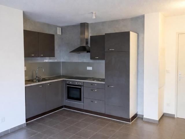 T2 – 38.42 m² – BALCON – PARKINGS – 38080 – L’ISLE D’ABEAU