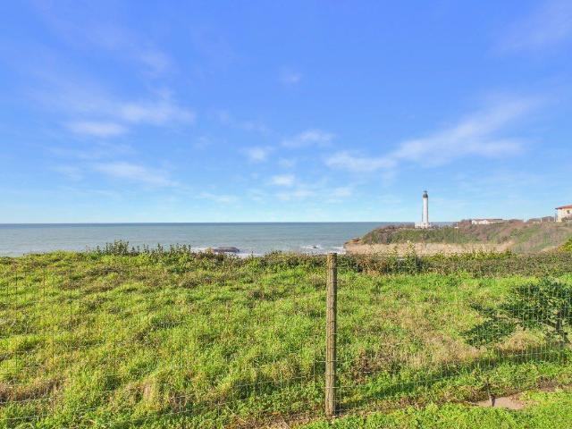 T2 + T3 en première ligne vue mer 130m² Biarritz