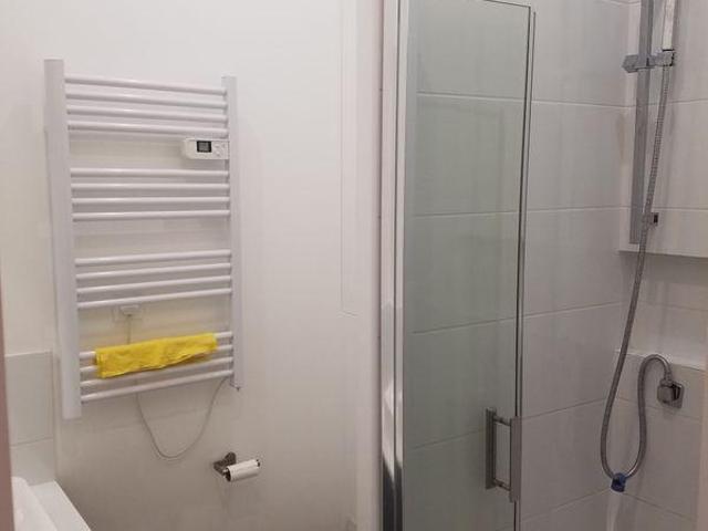 T2 TBE 22,30 m² RDC surélevé Moquet Brochant