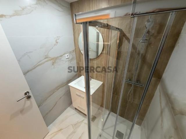T2 Totalmente Remodelado Amadora