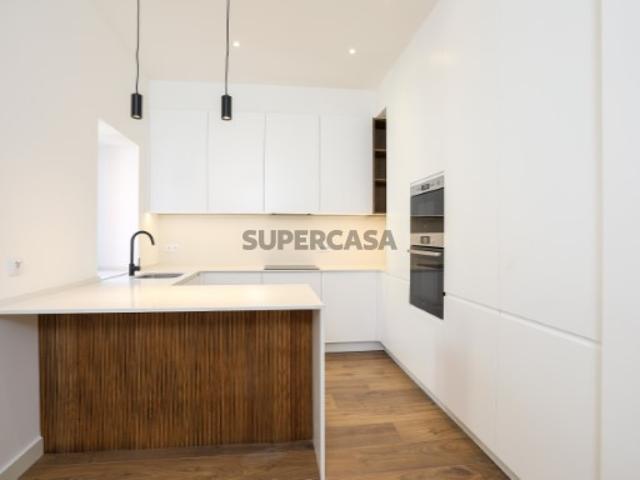 T2 TOTALMENTE REMODELADO NA AJUDA COM TERRAÇO!