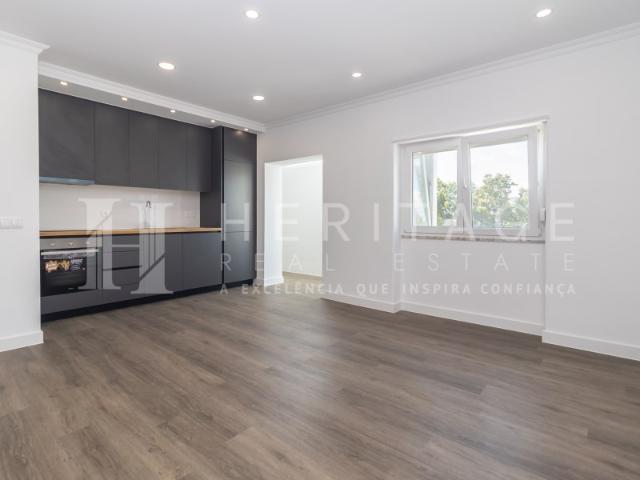 T2 totalmente remodelado na prestigiada Avenida do Bocage