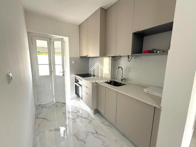 T2 Totalmente Remodelado R. Com. Sacadura Cabral Flamenga