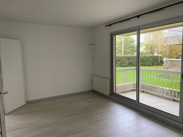 T2 VIDE avec balcon Quartier la Genette
