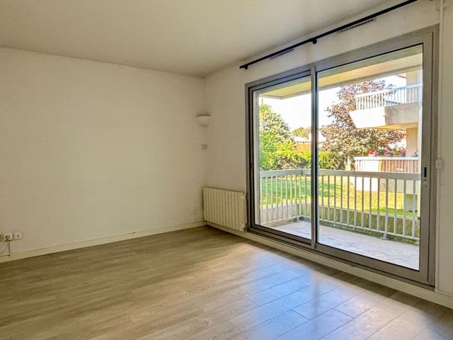 T2 VIDE avec balcon Quartier la Genette