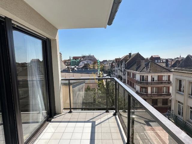 T2 VUE LATERALE MER & GRAND BALCON PLEIN SUD