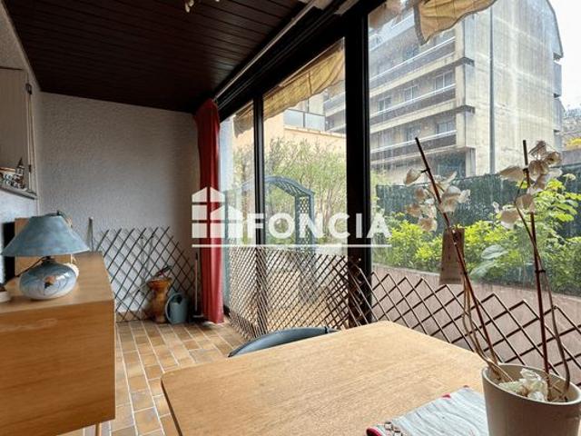 T2 à fort potentiel avec véranda, terrasse, parking et cave