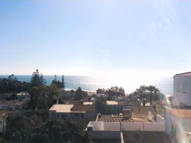 T2 a 100 metros da praia, no centro da vila da Praia da Luz. 81m² Luz