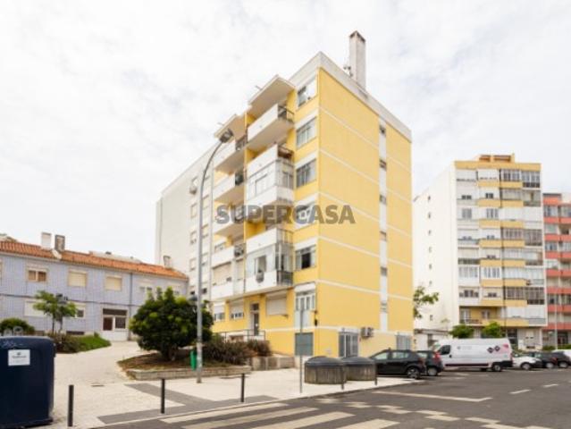 T2 Águas Livres Apartamento com Imensa Luz