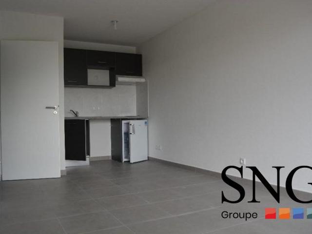 T2 AVEC BALCON + 2 PARKINGS
