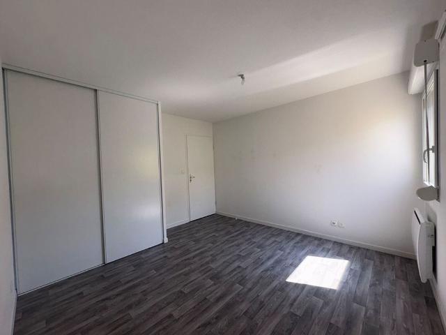 T2 Avec Balcon et Emplacement de stationnement