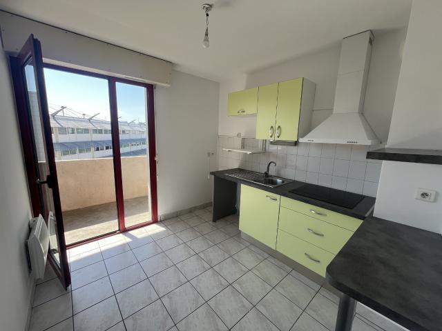 T2 avec balcon et garage Centre de Bourran