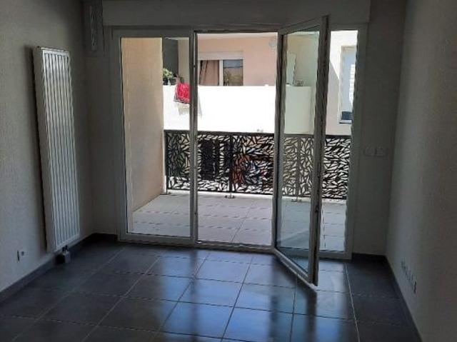 T2 AVEC BALCON ET PARKING