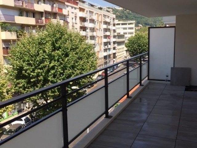 T2 AVEC BALCON ET PARKING