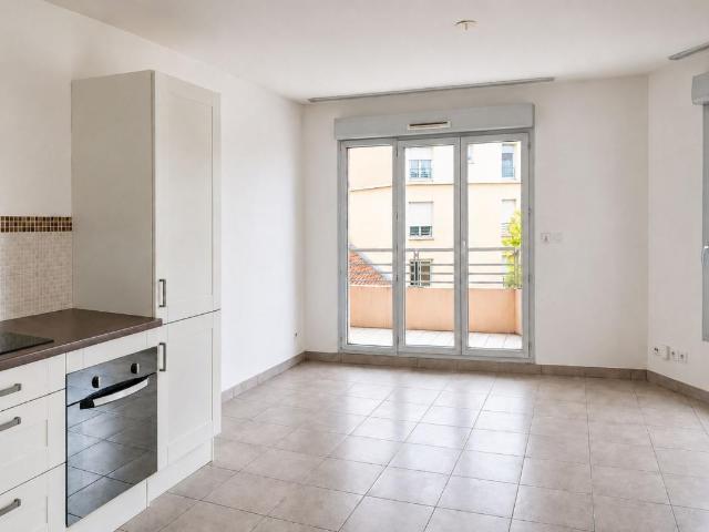 T2 avec balcon, garage à Montchat