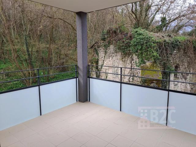 T2 avec balcon + Garage ECHIROLLES/Limite BRESSON