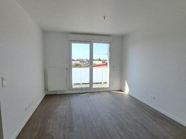 T2 AVEC BALCON + PARKING