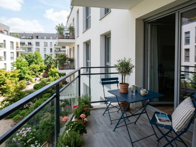 T2 avec BALCON proche métro 14